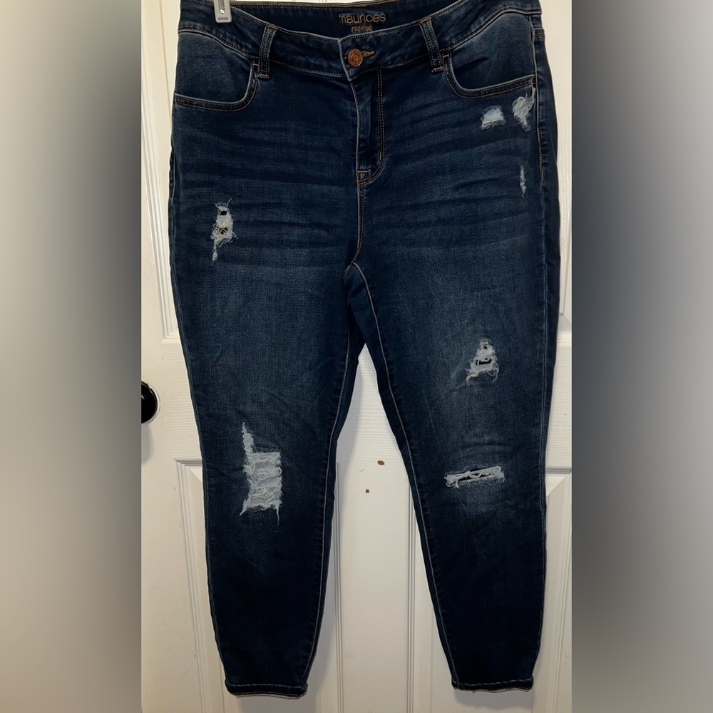 Maurice's Women's Size Large Skinny Jeans with some destruction